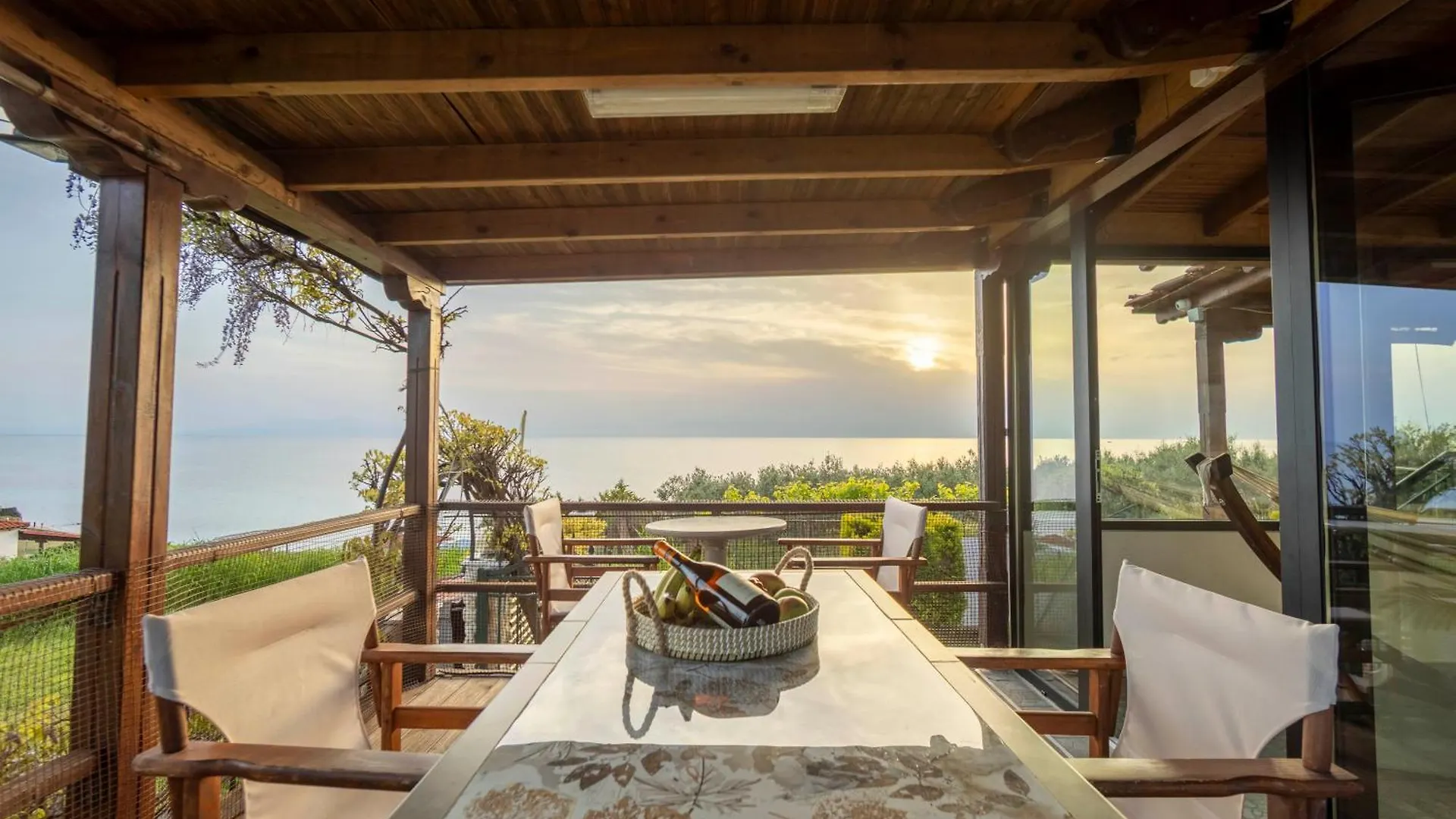 Kariba House - Sunset View location